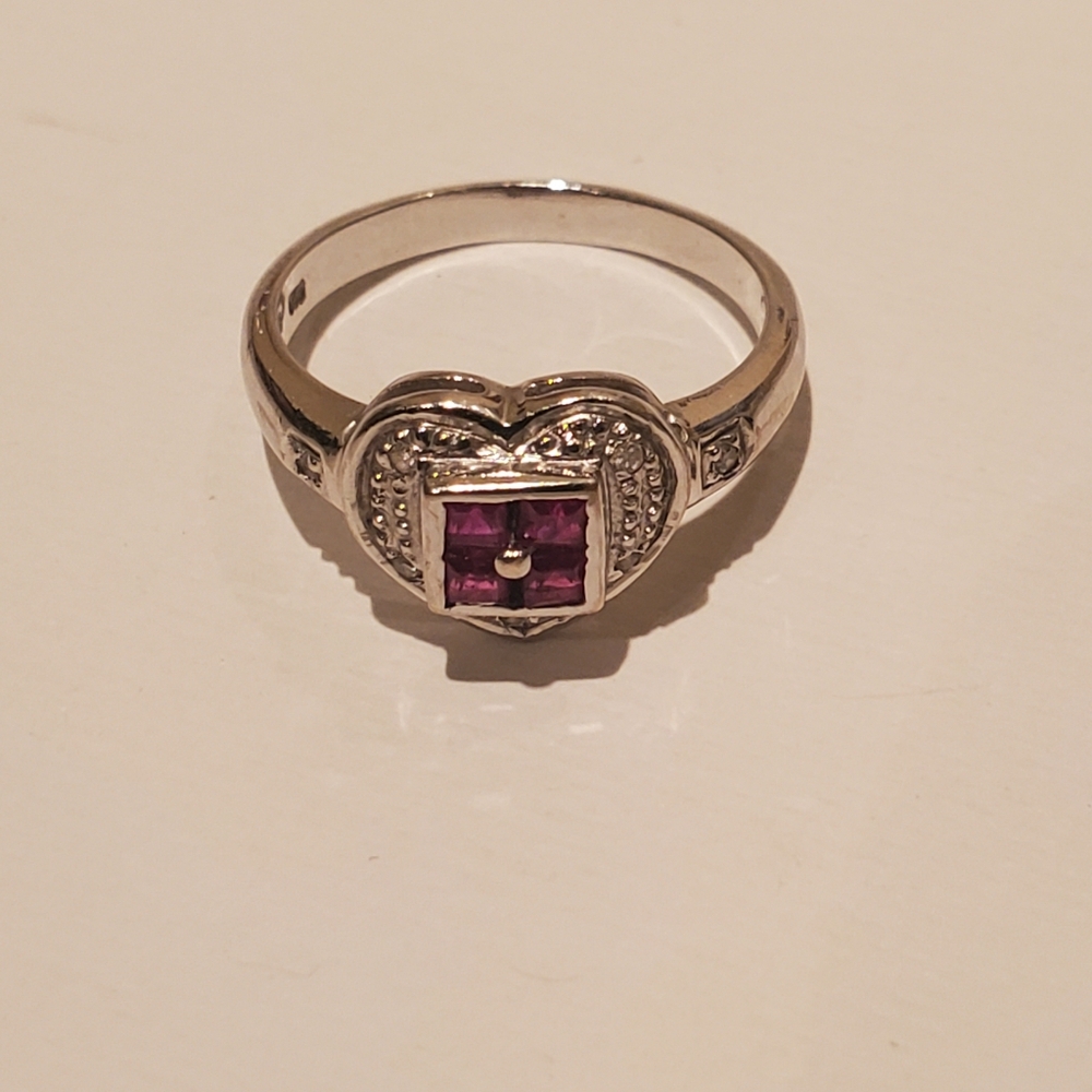 Heart-shaped Ruby Ring - Picture 2 of 5